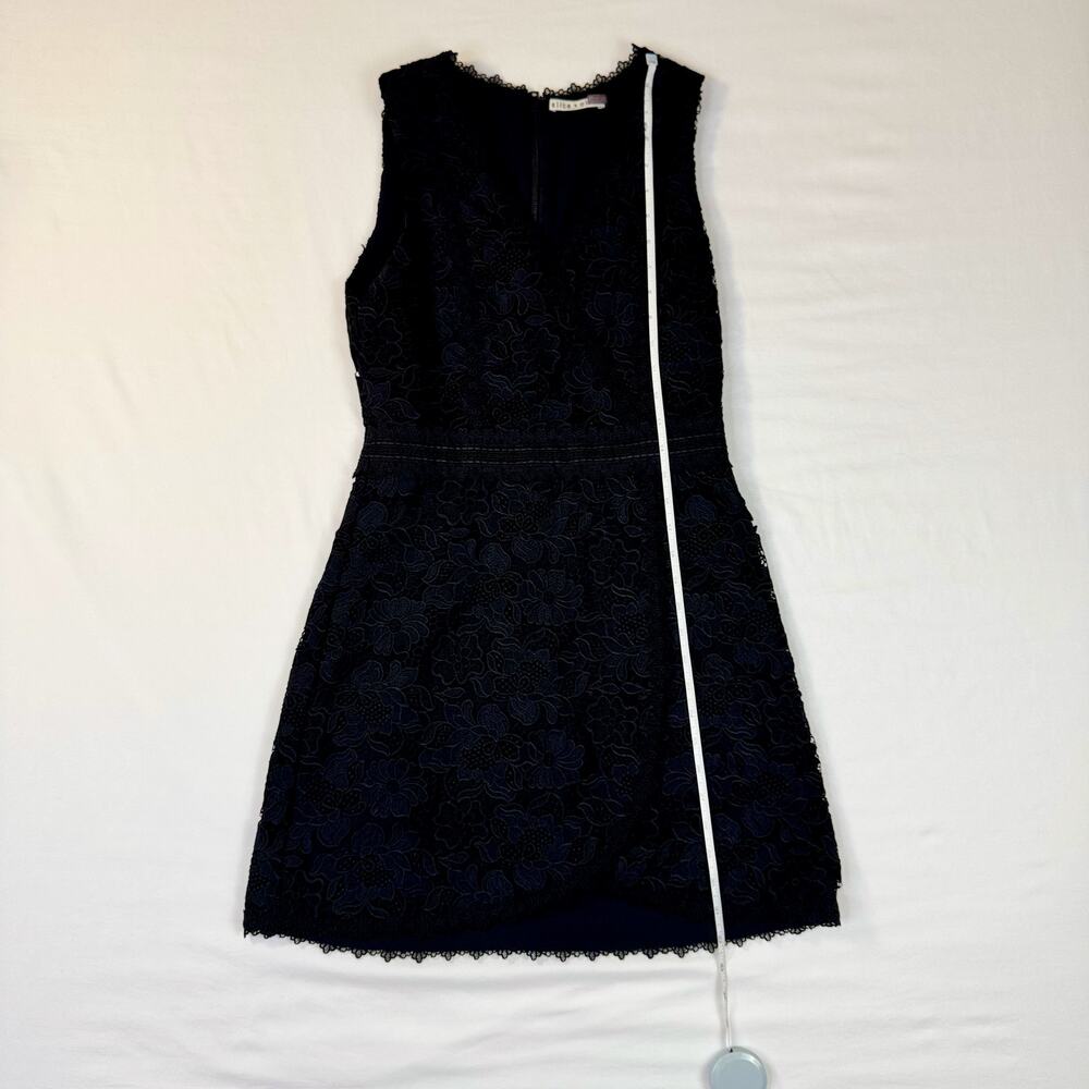 Alice + Olivia Lennon Black Lace Mini Dress Scalloped Cocktail Sz 4 Coquette - Picture 7 of 16